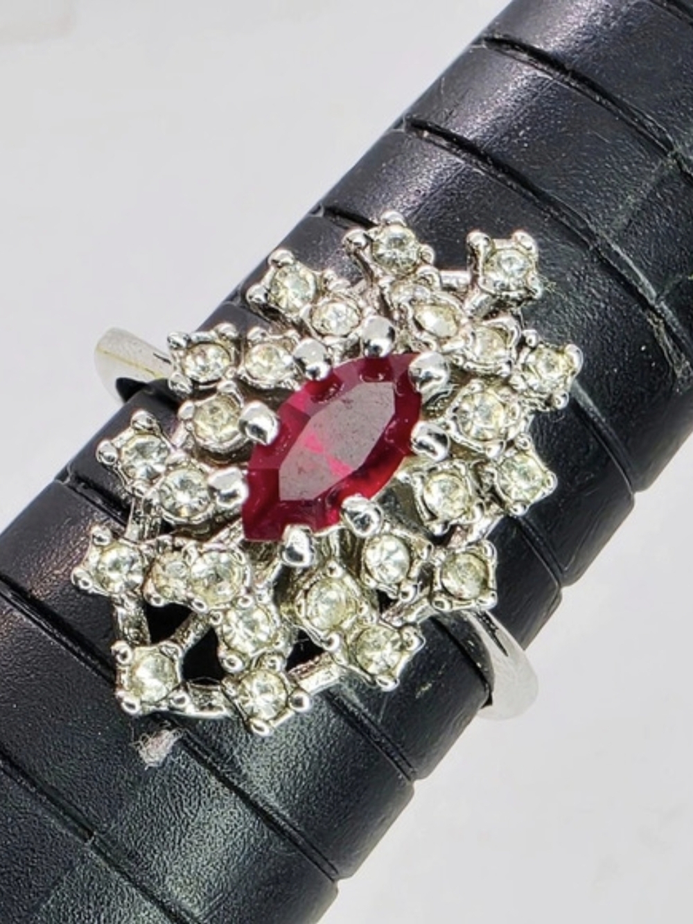Vtg 18K White Gold HGE Simulated Ruby Cz Cluster Cocktail Statement Ring Size 9